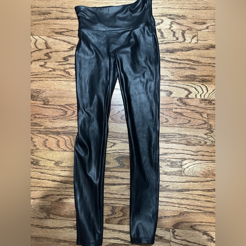 SPANX Faux leather leggings size M